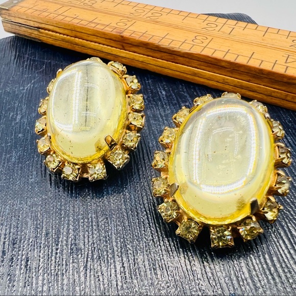 Vintage Jewelry - Vintage clip on earrings lemon yellow oval rhinestones